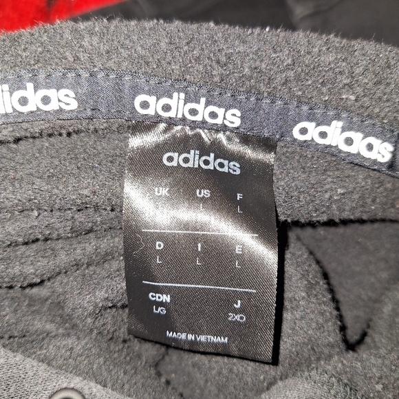 Adidas sweatshirt size large - Picture 6 of 6